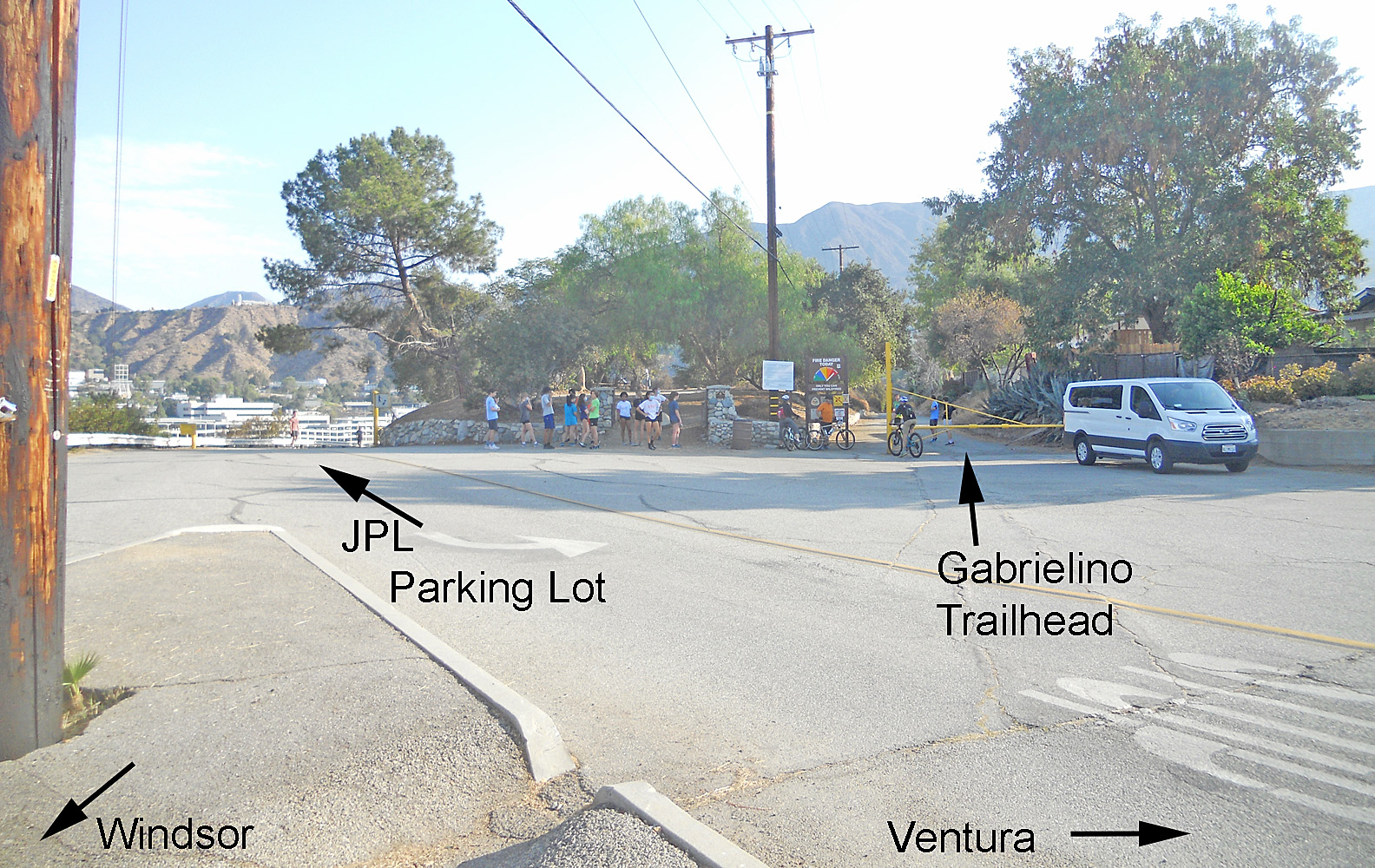 Gabrielino Trailhead / JPL East Parking Lot